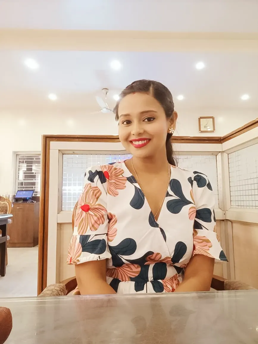 Leena Sadhukhan, an experienced Commerce and Accounts Tutor