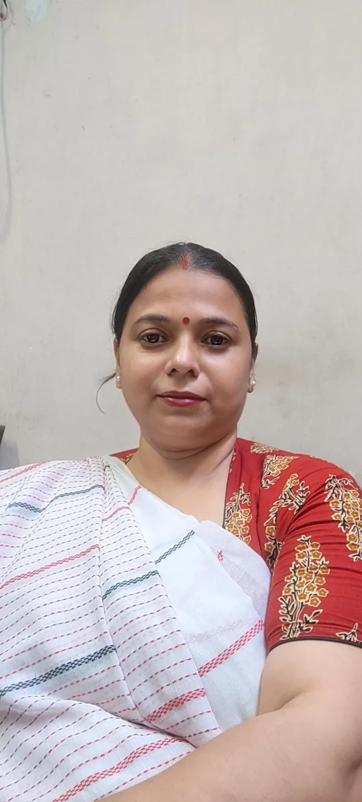 Sujata Mitra, experienced all subjects tutor for primary and middle school students
