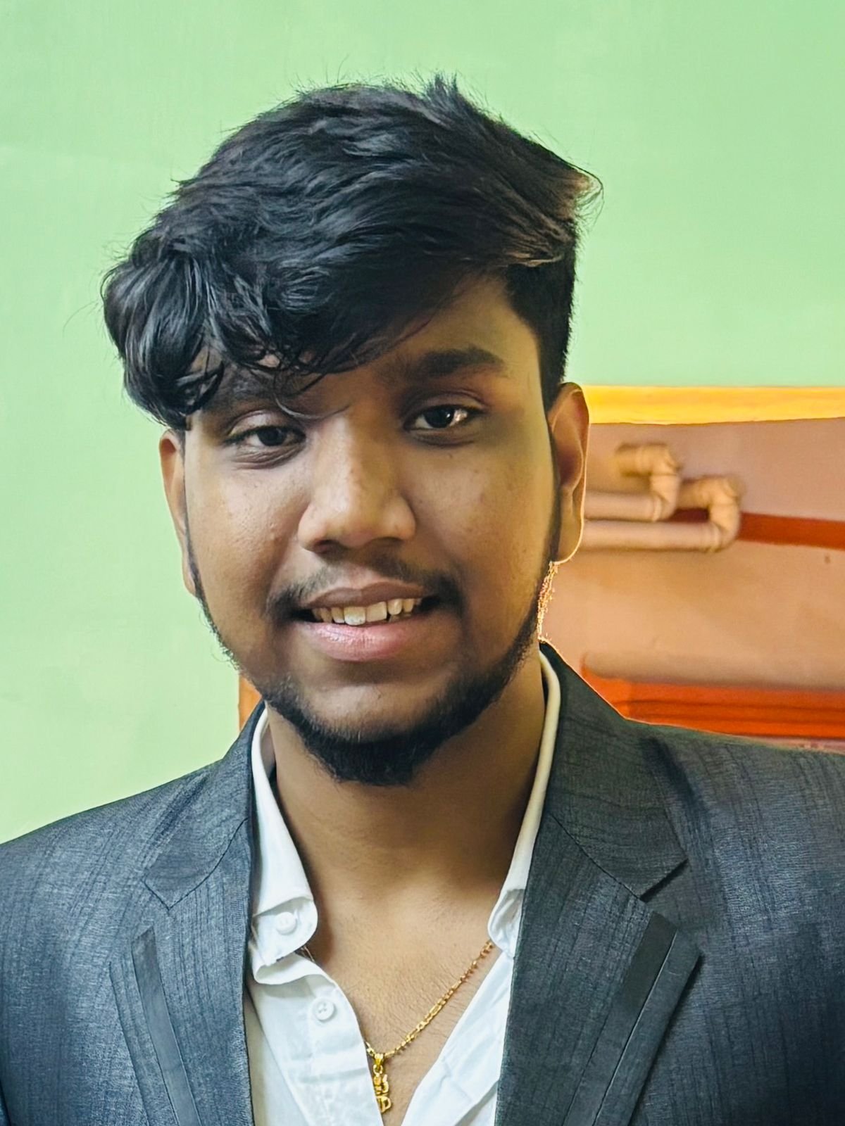 Soumyadeep Samanta, an experienced tutor for Arts, English, and Science from Class 4 to 12