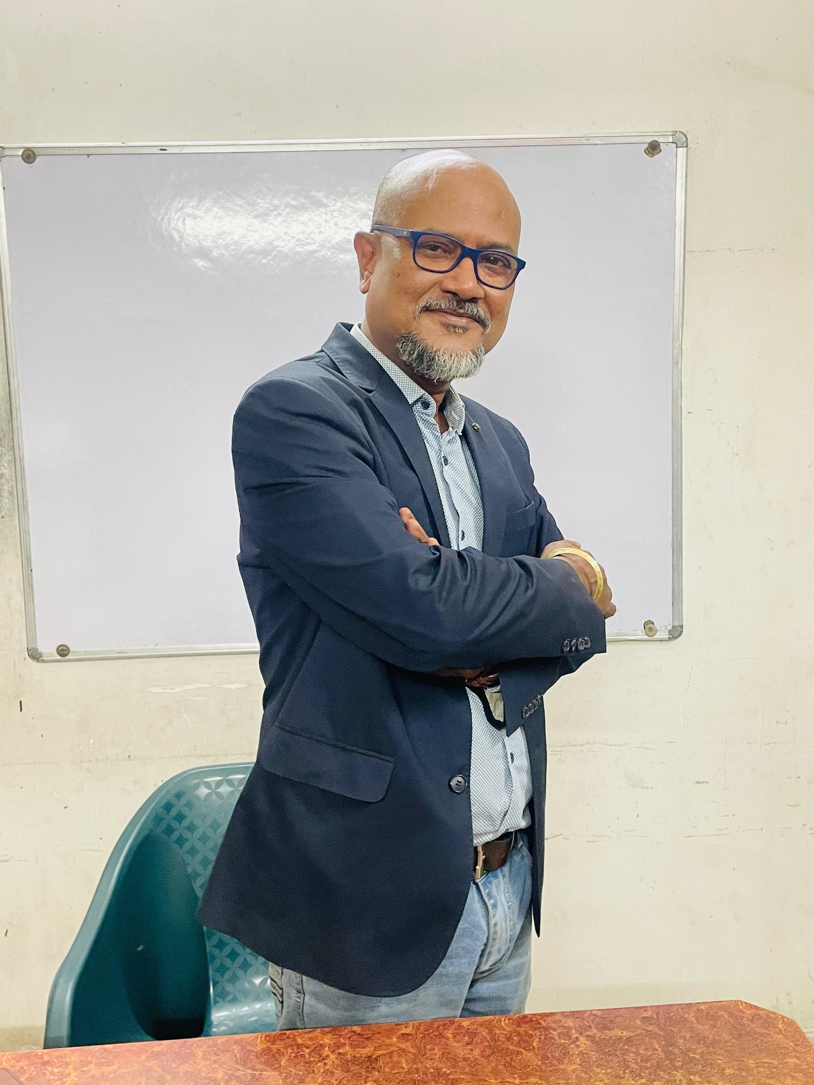 Manas Dutta Chaudhuri an experienced Science and Physics Tutor