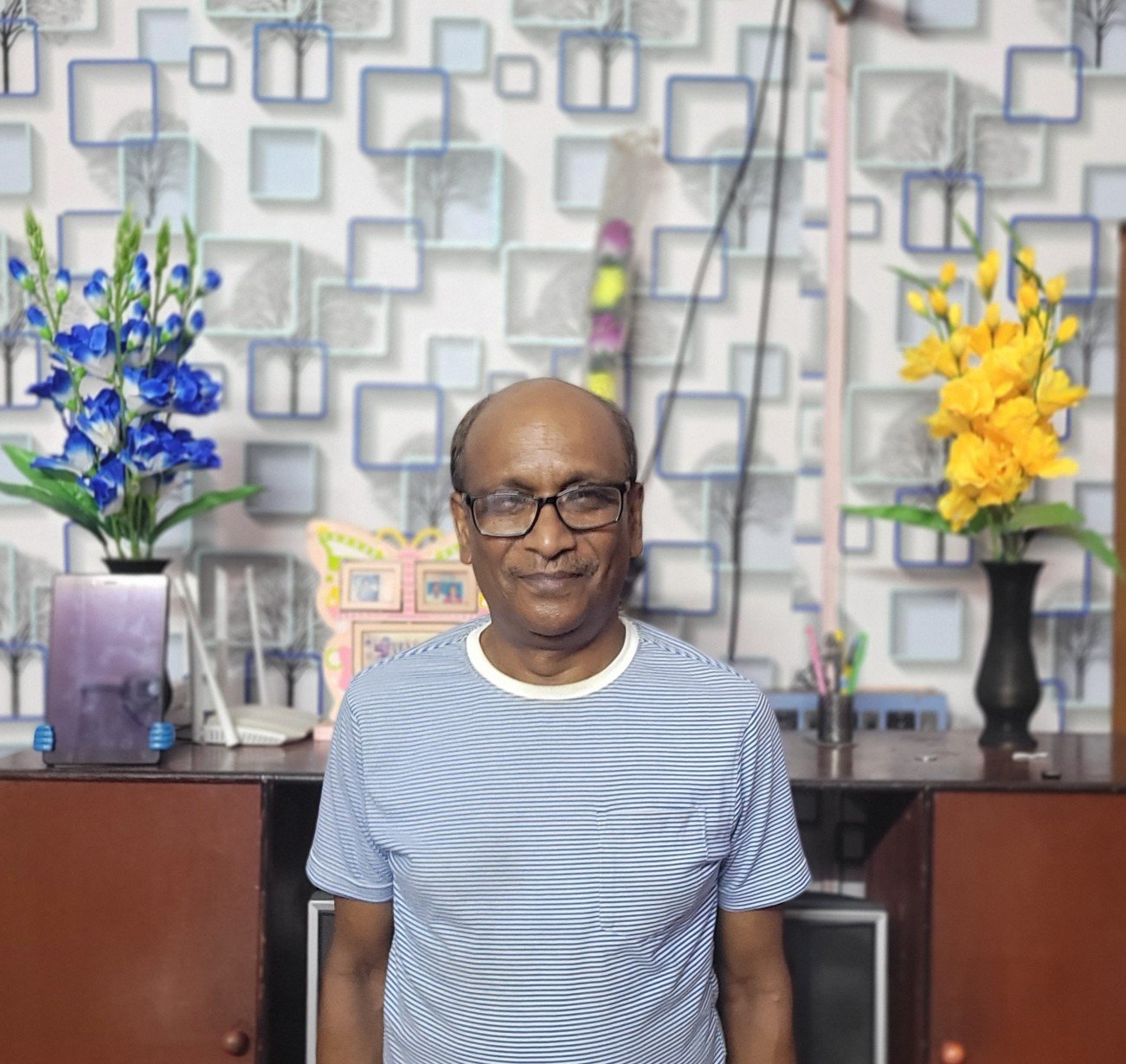 Dr Anupratan Das an experienced Bengali Mathematics and Economics Tutor