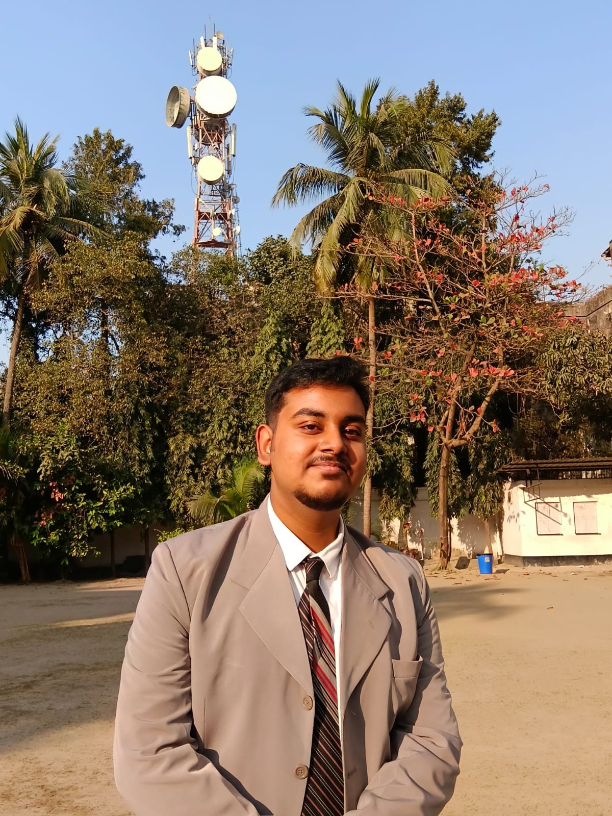 Mainak Moitra an experienced Science and Computer Tutor